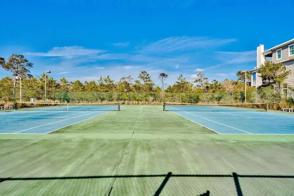 Lunar Tides by Avantstay Grayton Pool, Tennis, Bikes