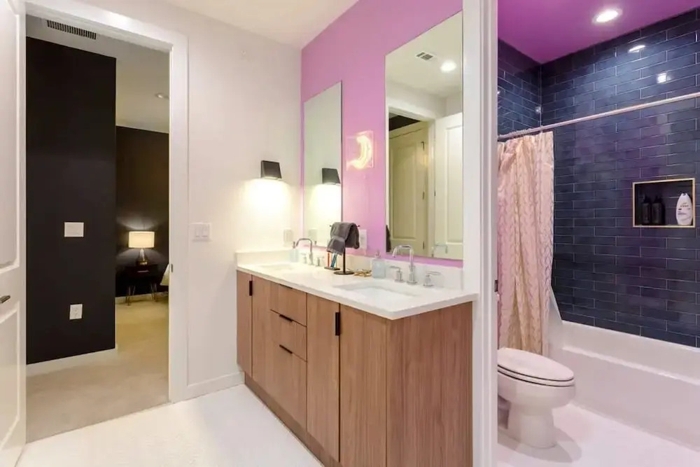 Stylish Clubhouse Retreat w/ Hot Tub Near Downtown