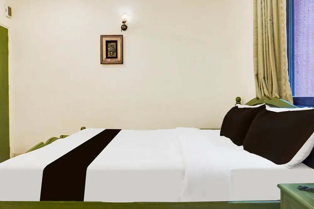 Super Townhouse Oak Prabhat Road