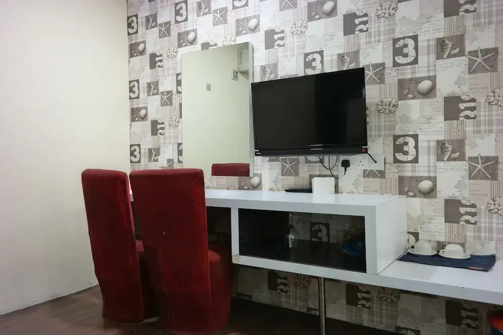 Summer Oscar Boutique Hotel
