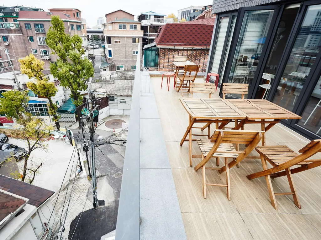 Myeongdong Artmonstay