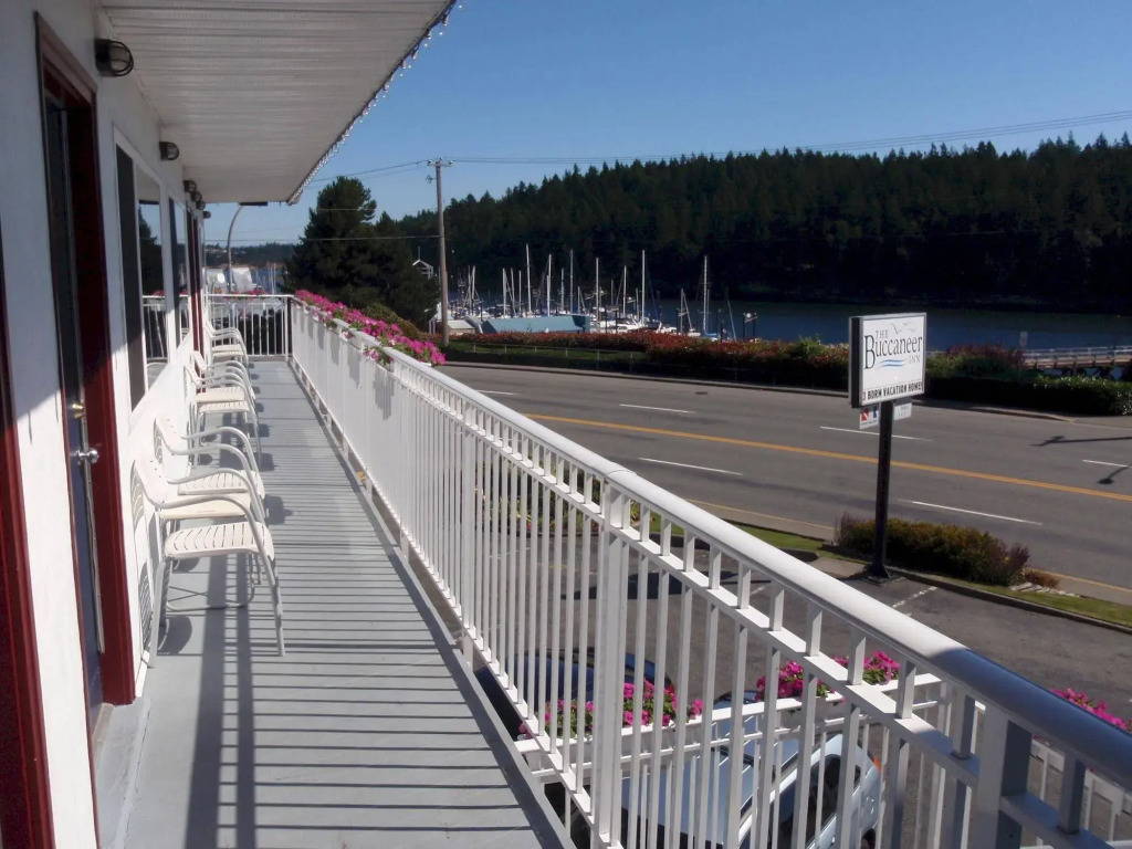 Buccaneer Inn