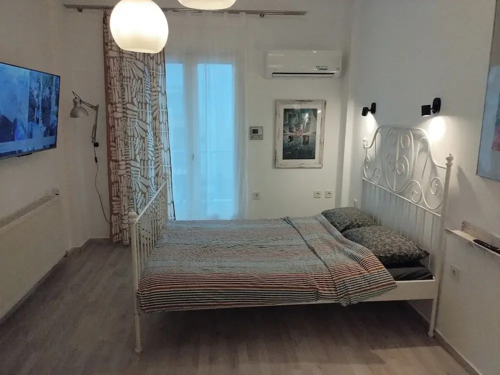 Center Apartment-sleeps5-balcony-live Neighborhood