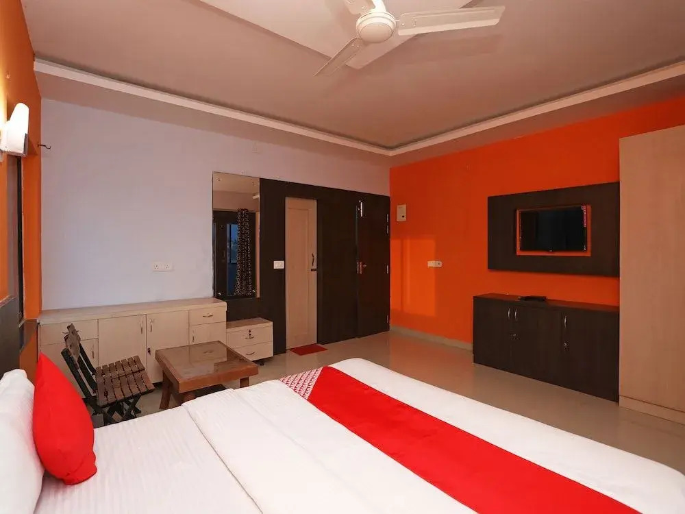 OYO 19521 Hotel Noopur Premium