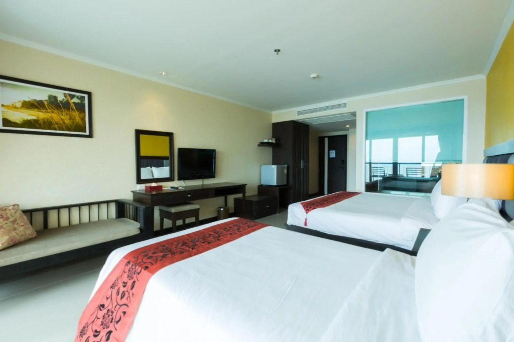 Royal Phala Cliff Beach Resort