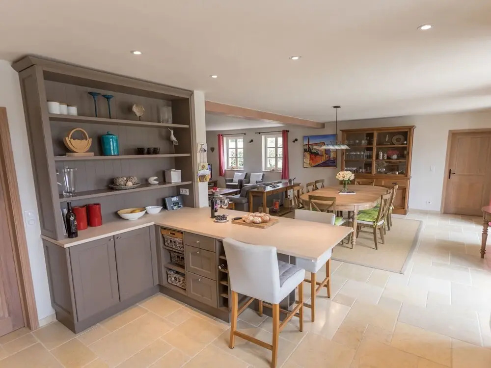 Stunning Villa With Heated Private Swimming Pool in Peaceful Location