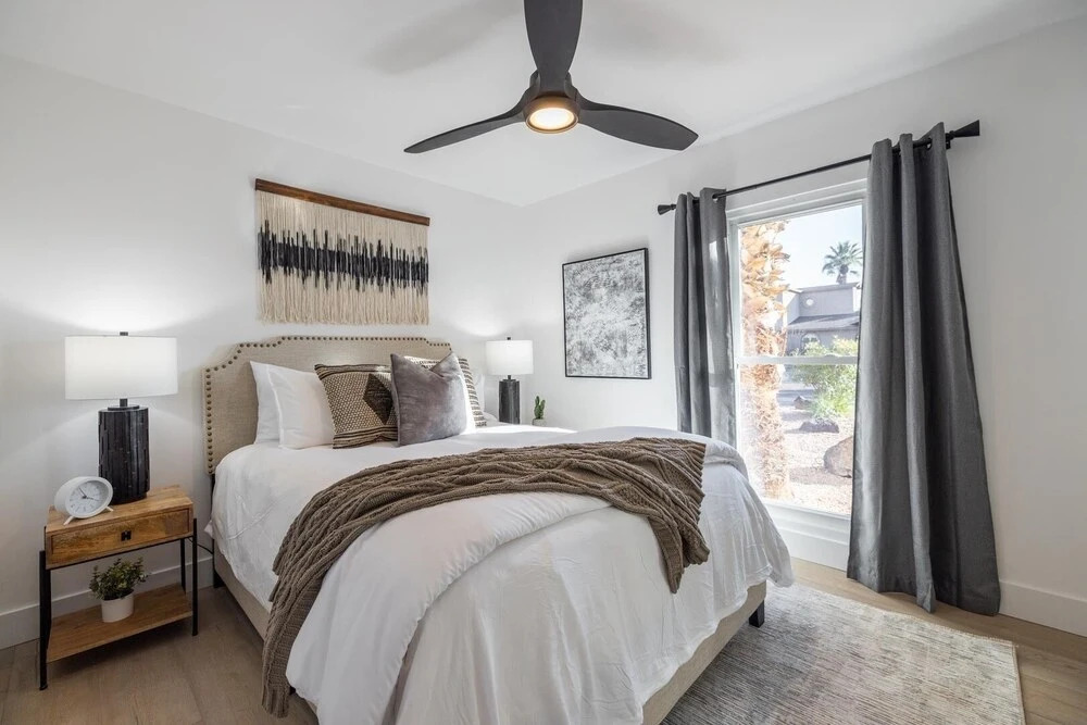 Scottsdale Dreyfus 5 Bedroom Home by RedAwning