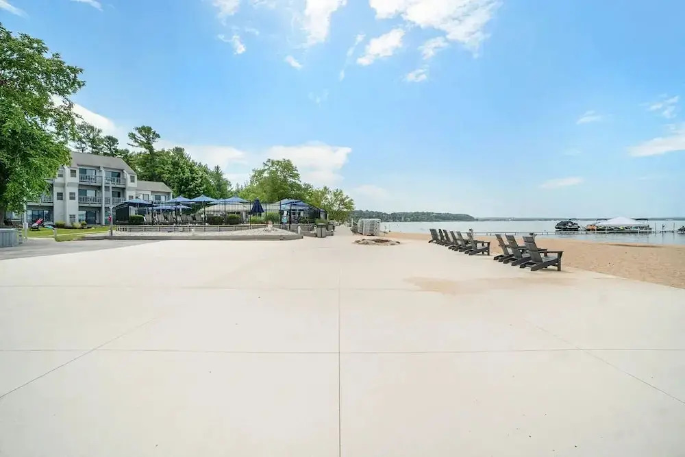 Sunset View Studio Condo The Shores 5587
