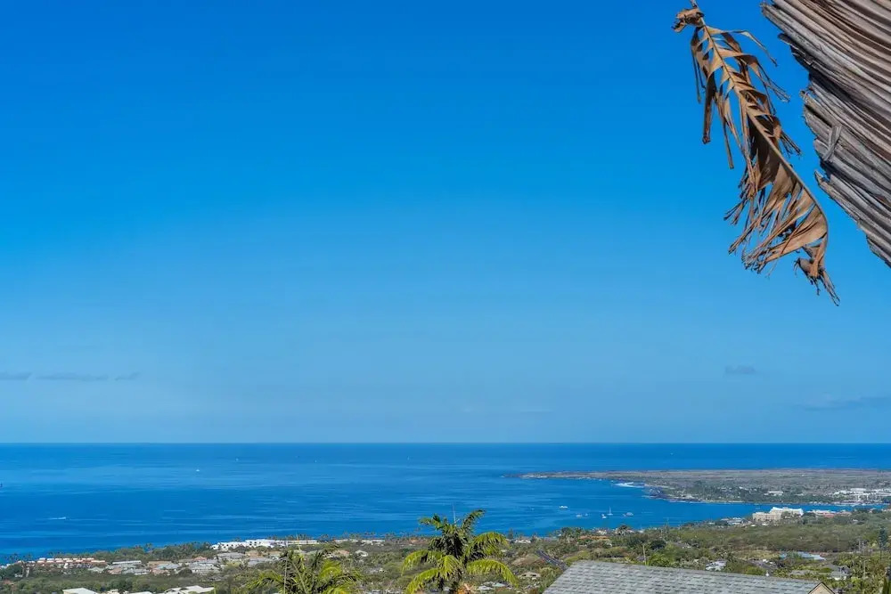Kona Wa'a Paradise Getaway