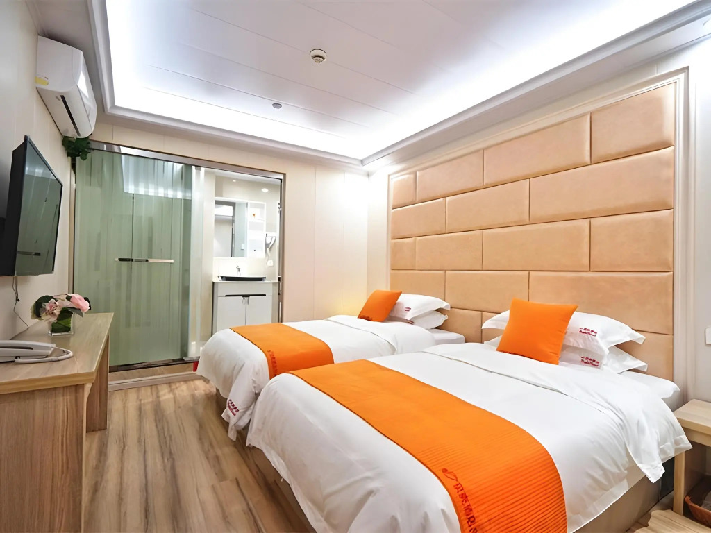 Shell Shanghai Baoshan District  Songbin Road Subway Station Hotel