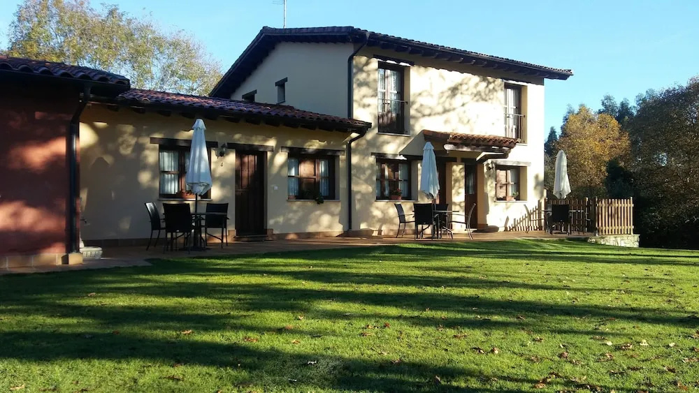 Apartamentos Rurales La Fuente de Báscones