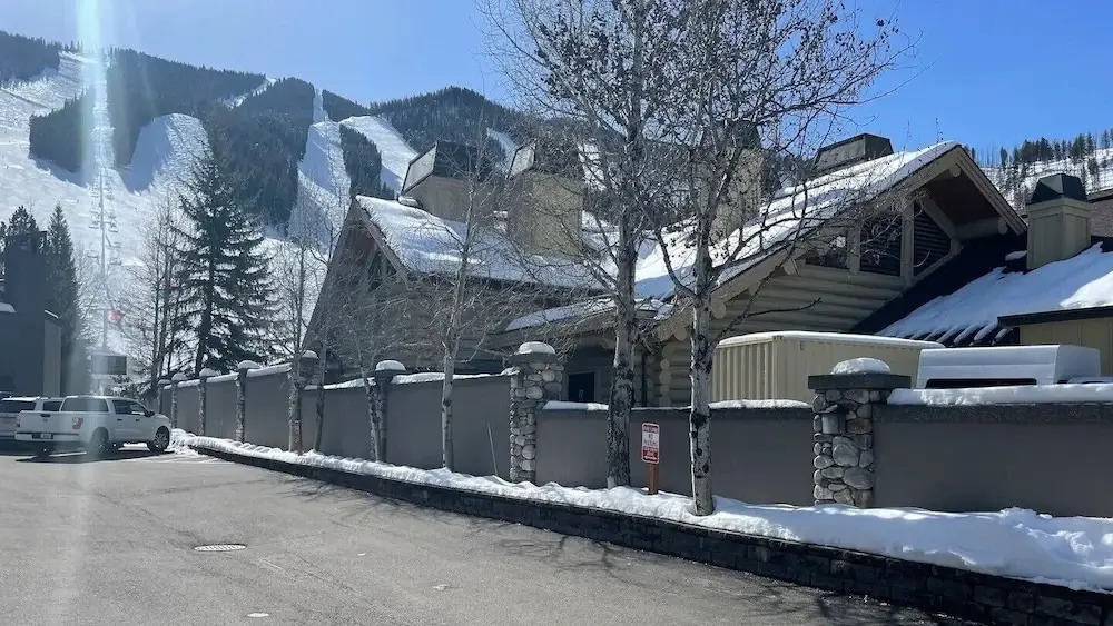 Ski-in/ski-out to Baldy + Outdoor Pool