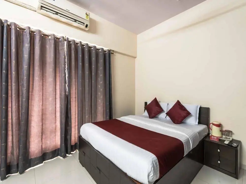 OYO Apartments BKC Kalanagar