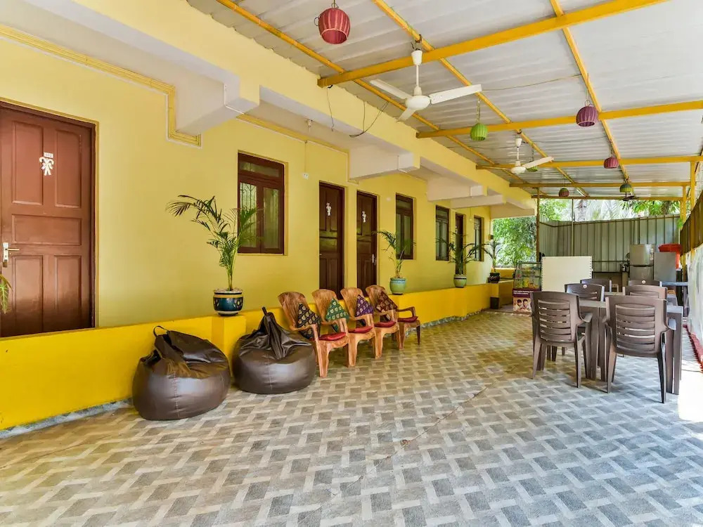 OYO 6132 De Aalayam