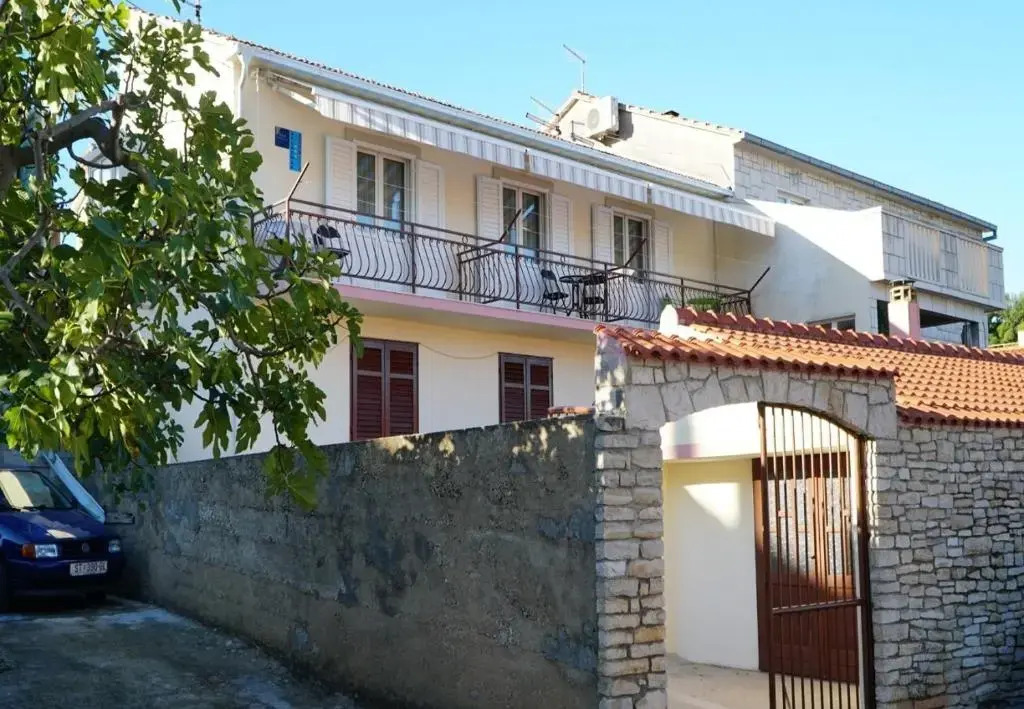 Apartment Senija - 150m from beach