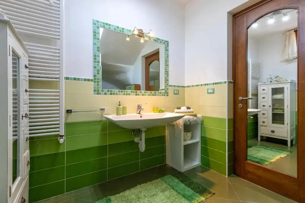 Villa Saige , piscina con idromassaggio