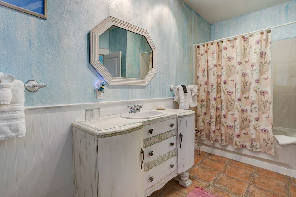 Anchor Inn NSB Bed and Breakfast