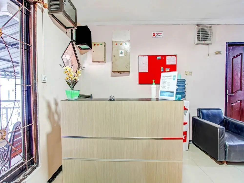 OYO Flagship 90899 Comfitel Siwalankerto