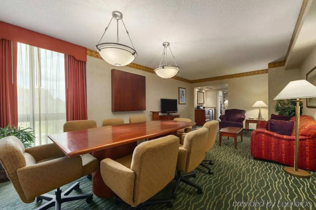 Embassy Suites by Hilton Tampa USF Near Busch Gardens