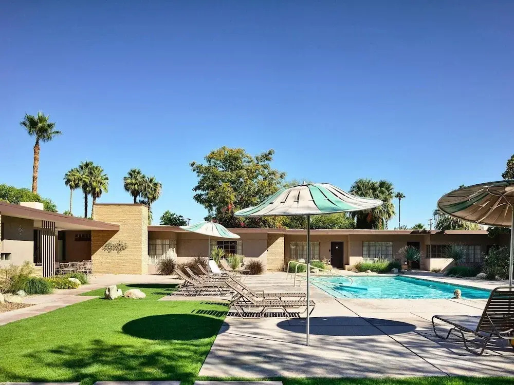 The Hideaway - 21 and Over - A Town & Desert Boutique Hotel
