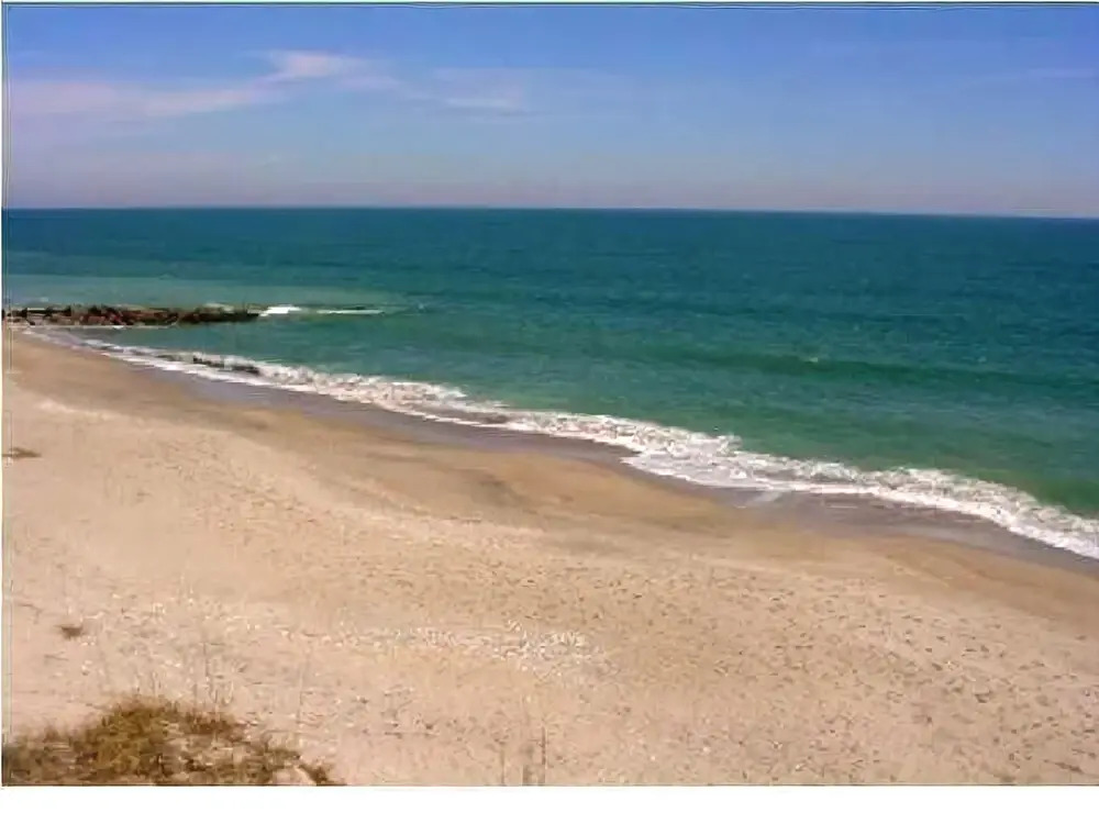 Going Coastal - 5 Br home by RedAwning