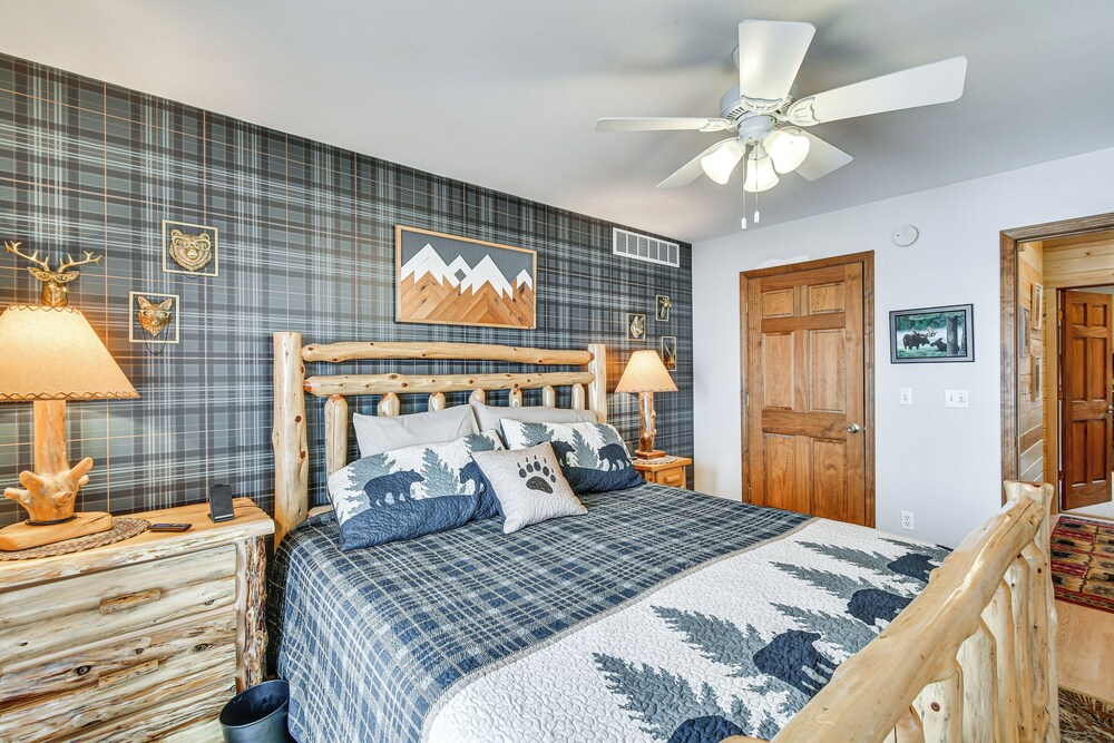 Luxe Hideaway on Houghton Lake: Families Welcome!