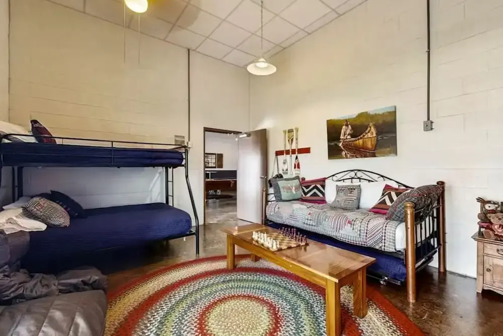 Luxury Lake Life - Boat Dock, Outdoor Kitchen, Basketball Court, Game Room & Bar
