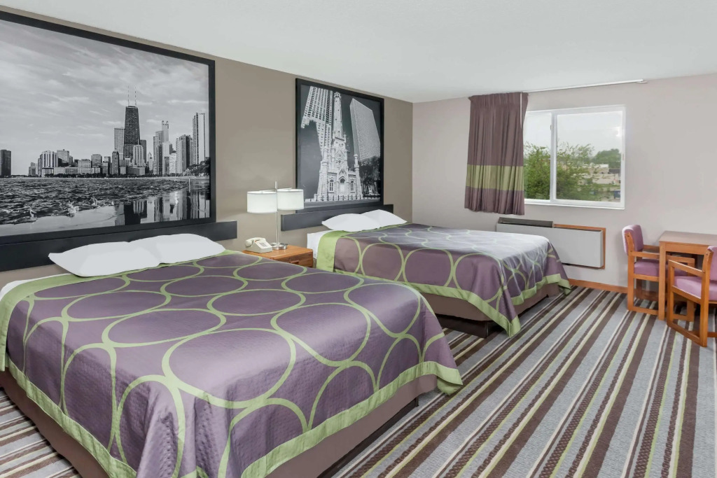 Watseka 24 Inn & Suites