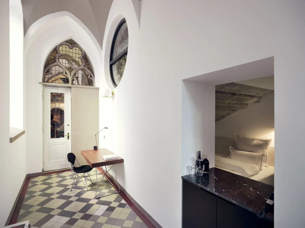 THE QVEST hideaway