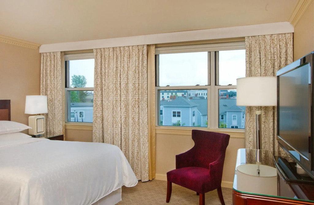 Sheraton Portsmouth Harborside Hotel