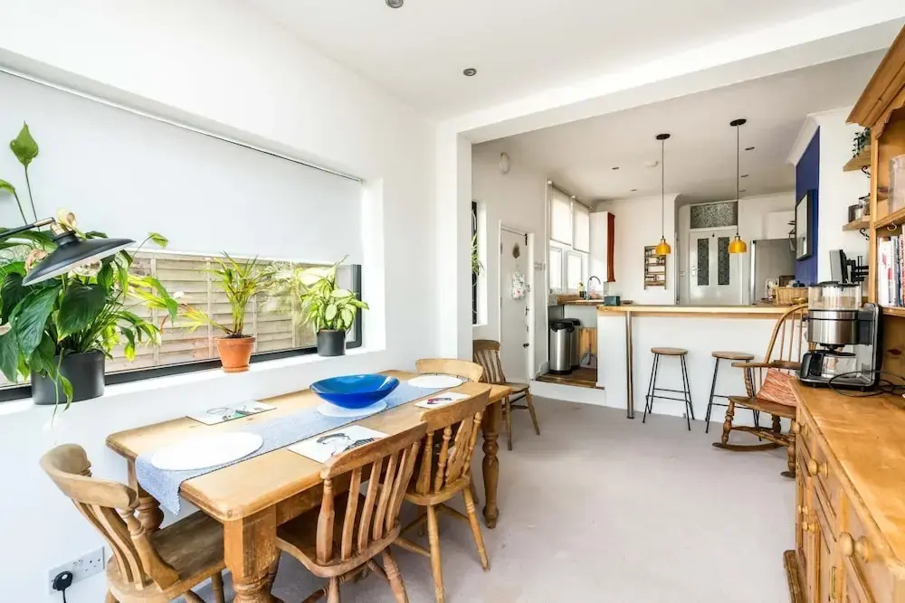 NEW Super 3BD Family Home Stunning London Views