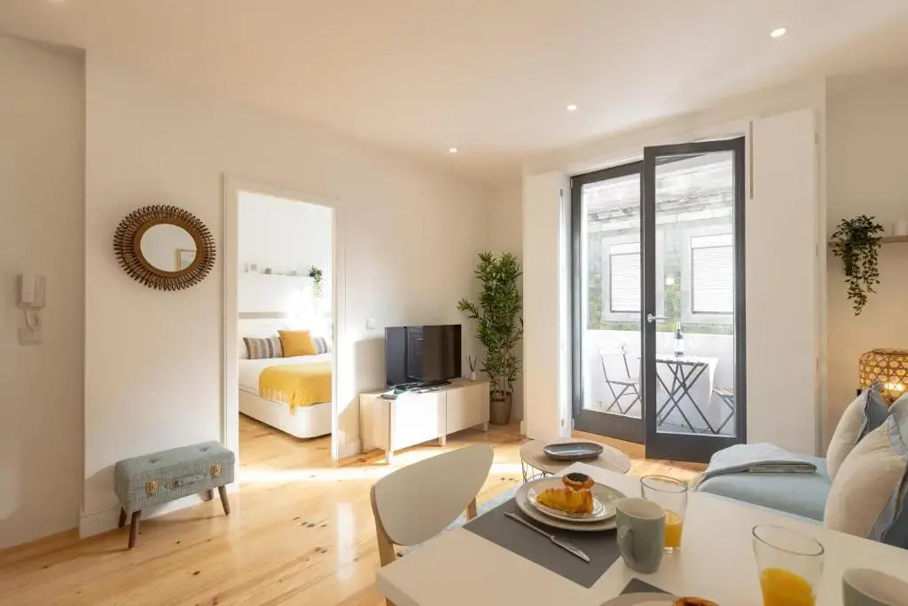 Sweet Flat 4Two in City Center w/ Balcony