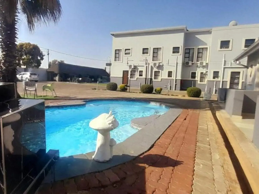Lifestyle Lodge Hotel