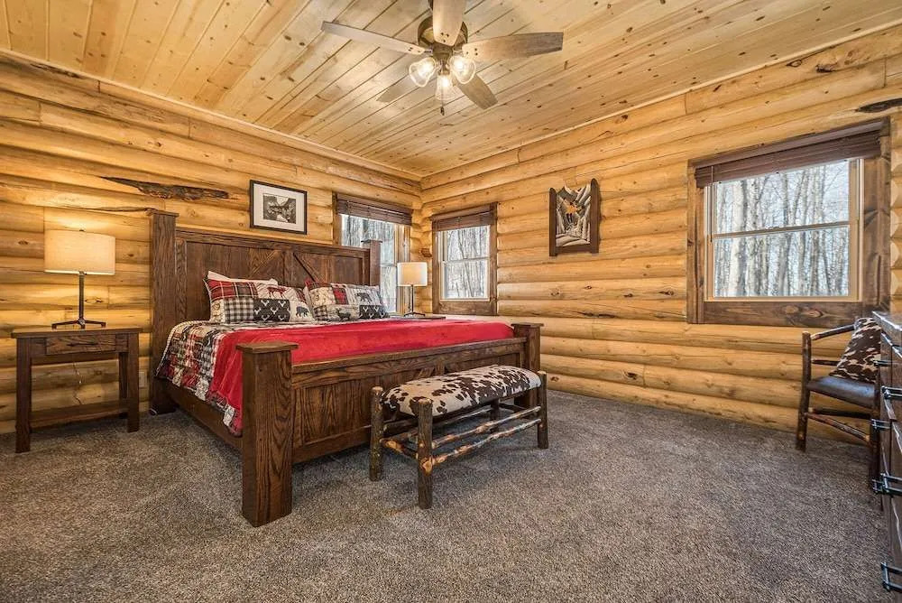 Honey Bear Hideaway