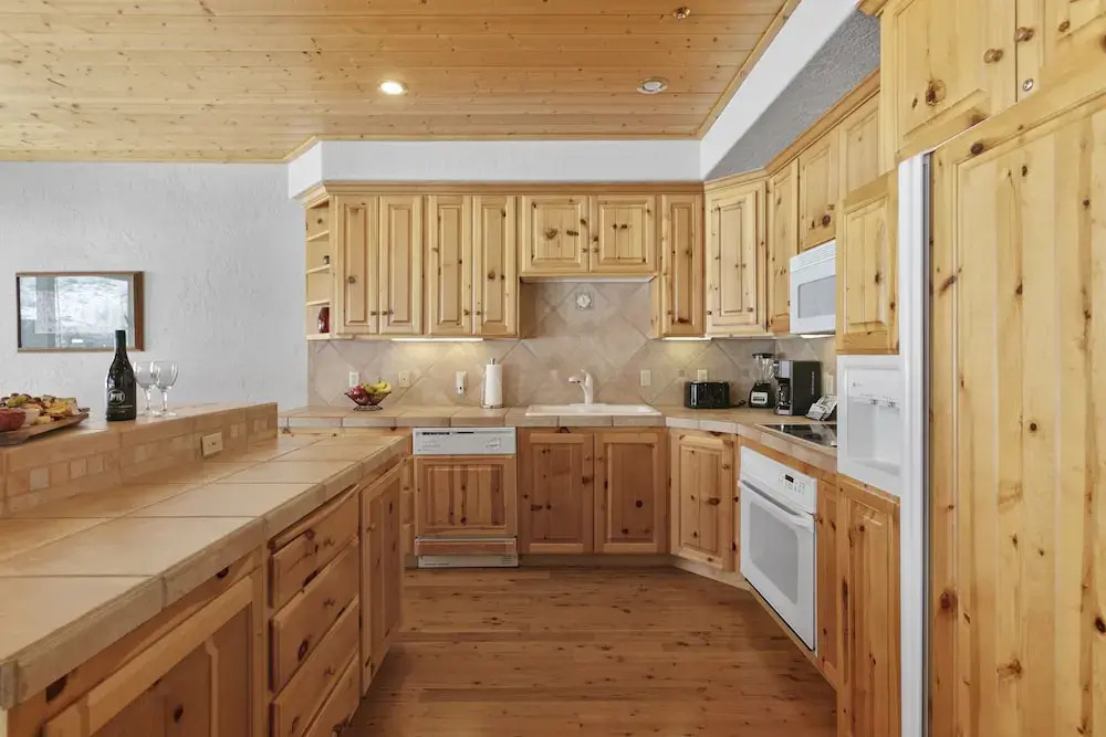 Bristlecone at Deer Valley Resort - Three Bedroom Condo with Hot Tub #503 3 Condo