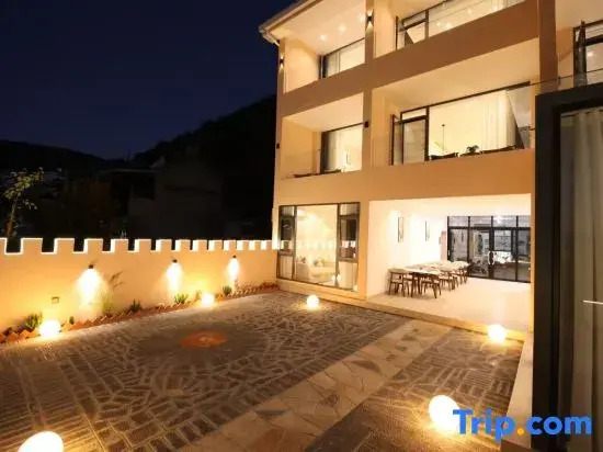 September·Trvael Luxury Sea View Leisure Resort (Doubly Corridor Erhai Store)