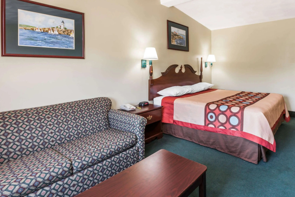 Super 8 by Wyndham West Greenwich/Providence