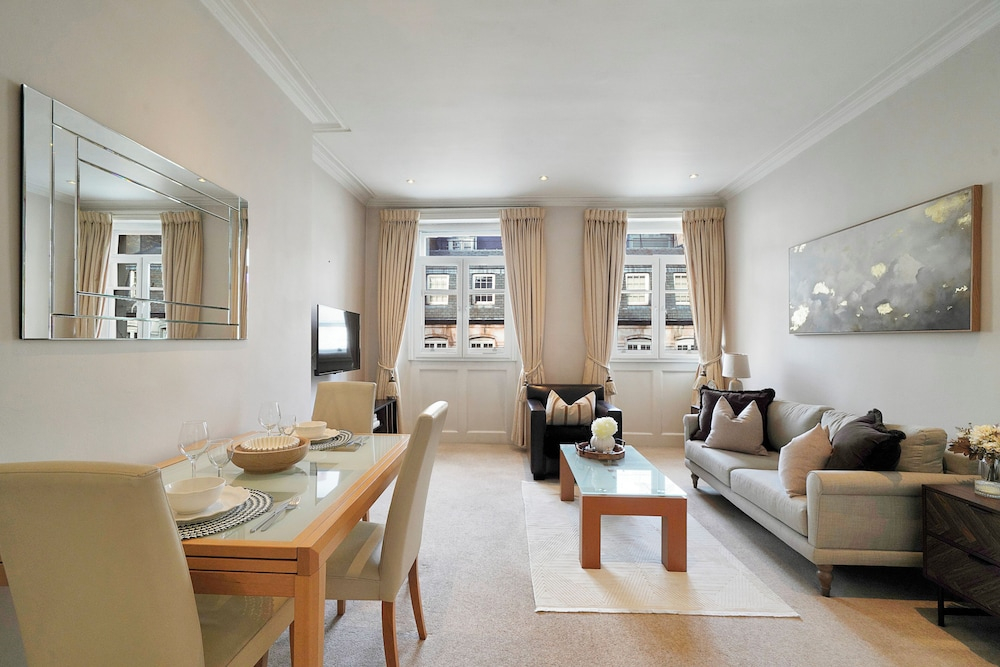 Hertford Flat 13