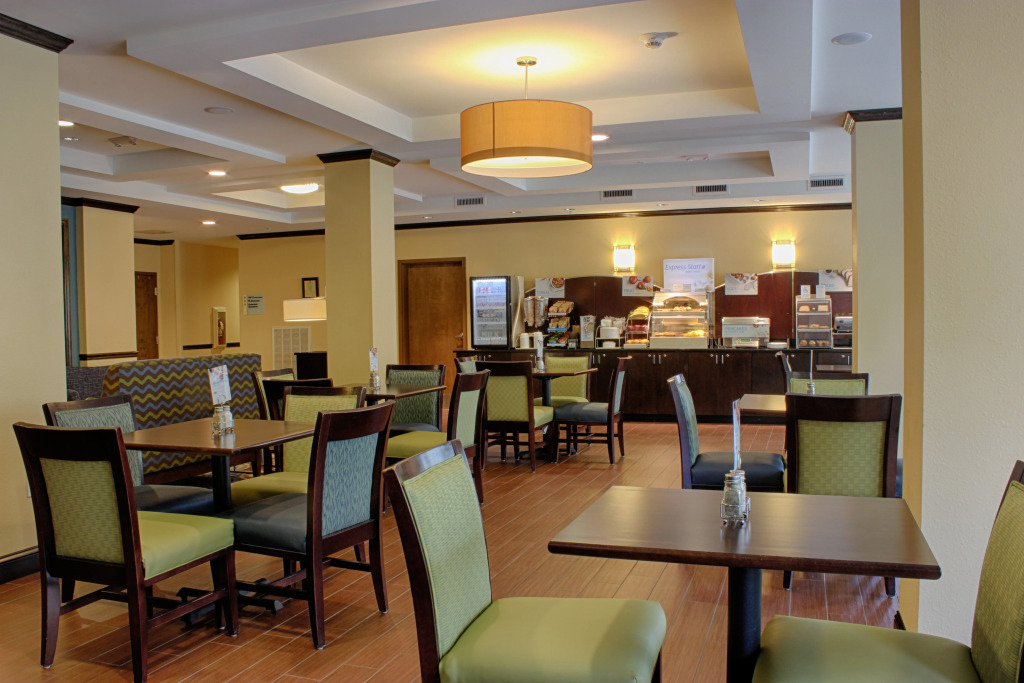 Holiday Inn Express & Suites Lebanon by IHG