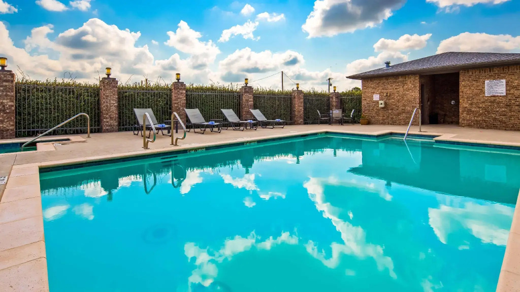 Best Western Plus Sand Bass Inn and Suites