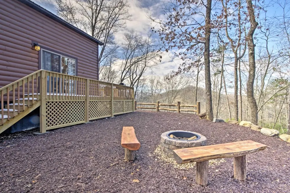 Hot Tub & Views: Charming Bryson City Cabin!