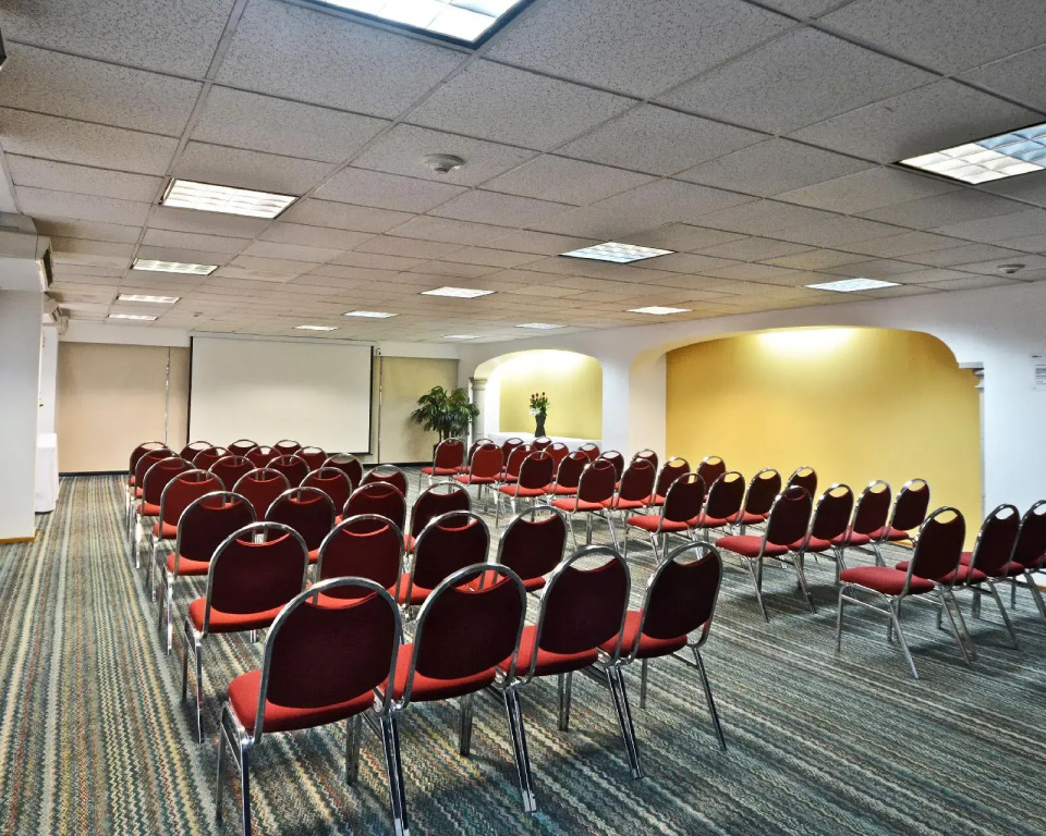 Hotel & Suites PF