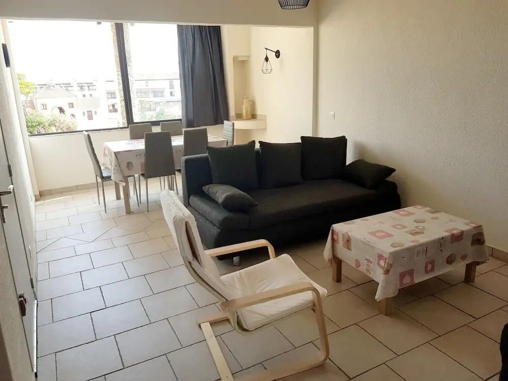Apartment With one Bedroom in Le Barcarès, With Wonderful sea View and Pool Access - 3 km From the Beach
