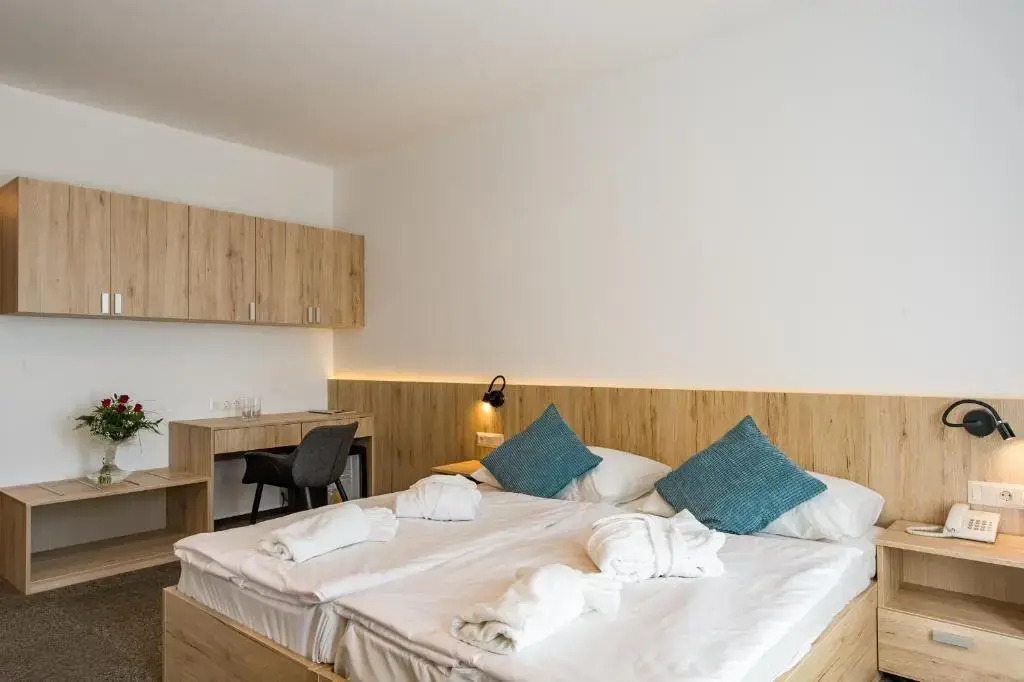 Akademia Hotel **** Balatonfured
