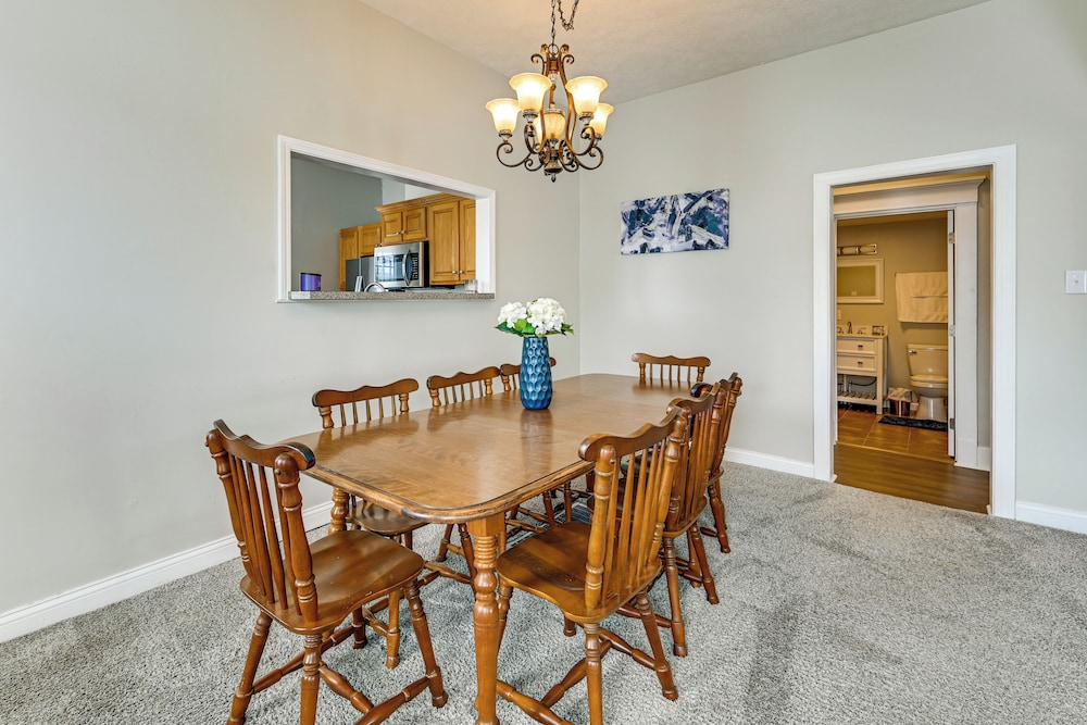 Lake Days & Fireside Nights! Updated Burnside Home