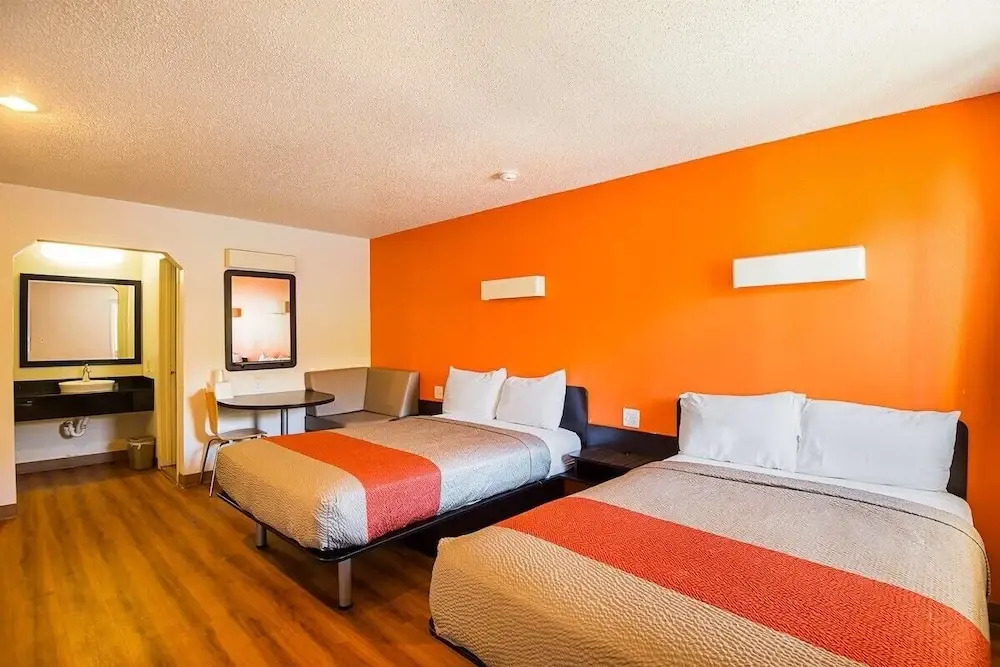 Economy Hotel Kansas City