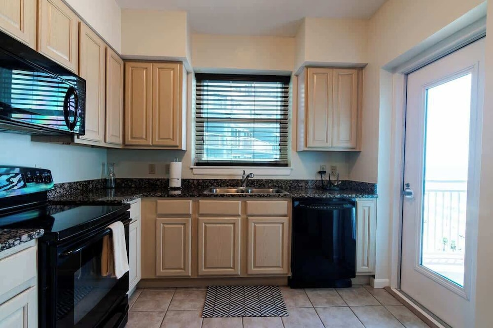 Spacious Beachview End Unit in Legacy Tower 2 -1101 - 3 Bedroom 3 Bath Condo