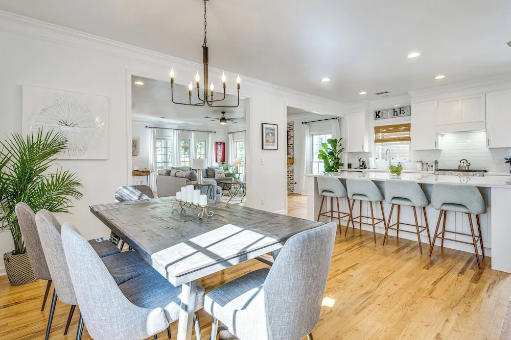 Walk to Mercedes-benz! Spacious Getaway in Atlanta