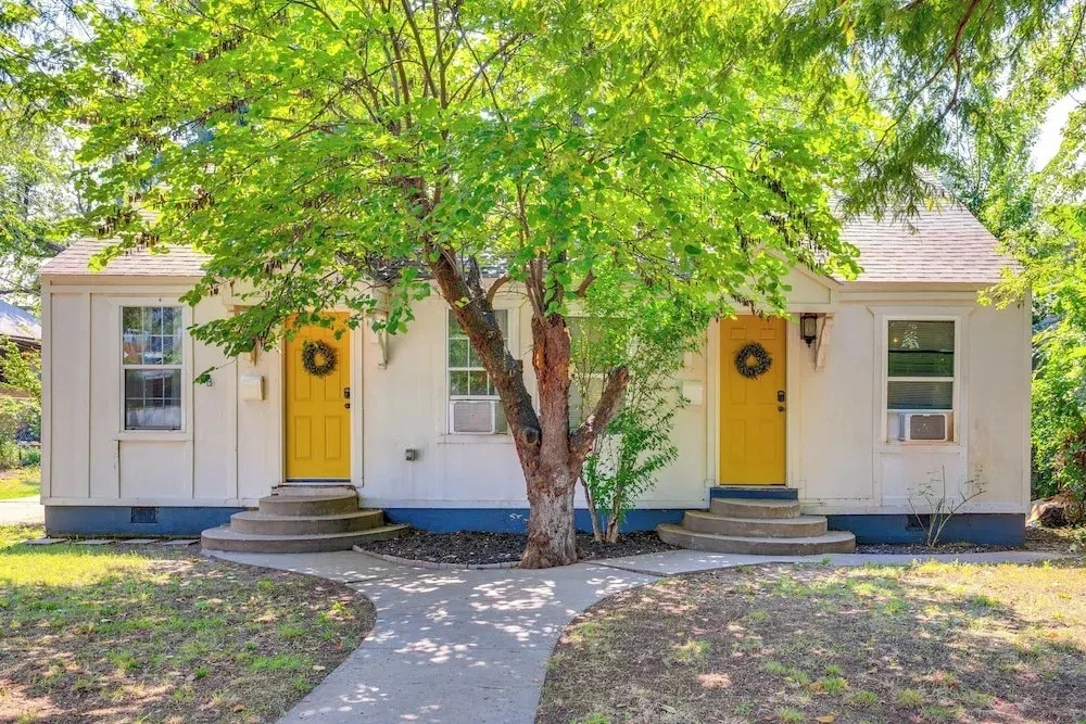 Modern OKC Duplex in Plaza: Steps to Shops & Bars
