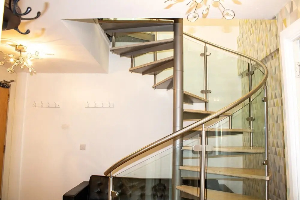5 Bedroom 3 Bathroom Penthouse Apartment